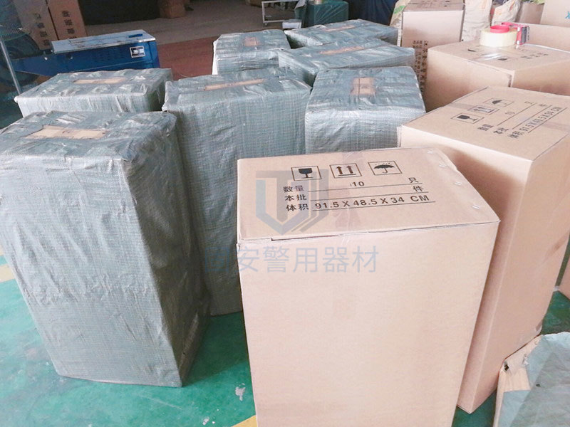 靖江固安發(fā)貨篇—發(fā)往廣州的1000張防暴盾牌順利發(fā)貨！